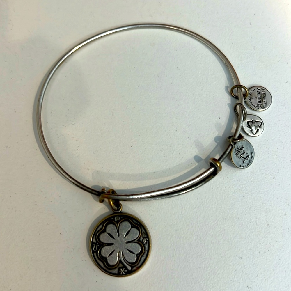Alex + Ani good luck clover bracelet. Perfect for St. Patrick’s Day!